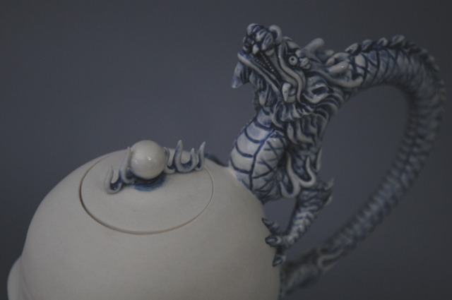 crossconnectmag:  reblog from art-and-fury: Johnson Tsang - A dragon plate / A