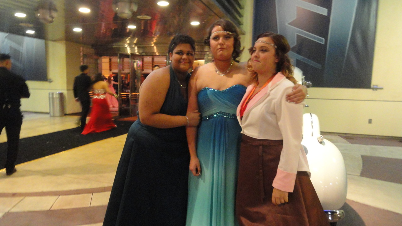 delvg:  Pics from prom!! Had one of the best times ever with rxsequartzuniverse,