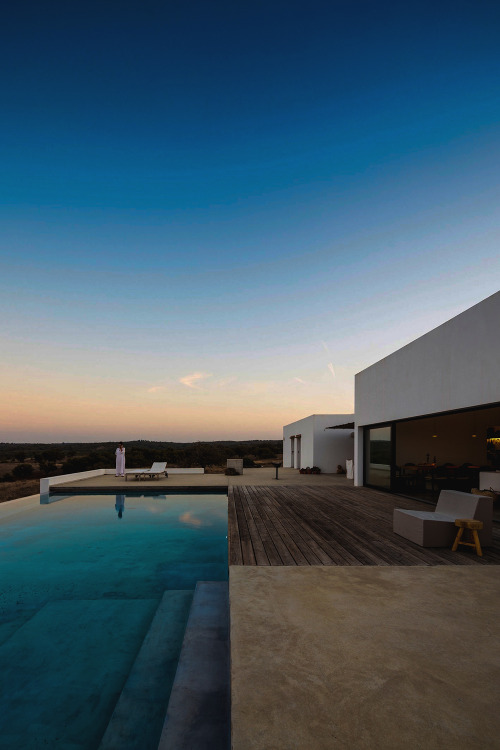 lewisapon: motivationsforlife: Desert Home promo to 83k