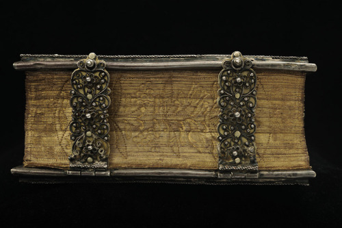 marthajefferson:tirairgid:1690s book with filigree silver binding - National Library of SwedenThis b