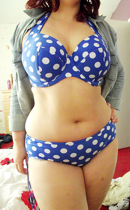 anpannyanpan:Hello, summer! Loving my bikini. <3Amazing.  