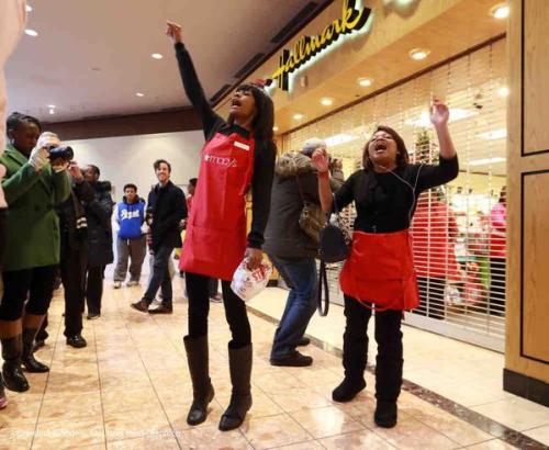 rgnamills: Macy’s employees chanting “No Black Friday!” at the St. Louis Galleria.