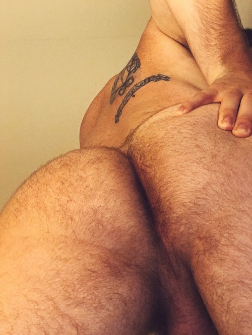 XXX magikpelvis:  Who’s hungry? photo