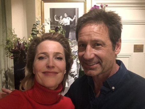 @GillianA Mom and dad backstage @AllAboutEvePlay.Thanks for coming @davidduchovny!