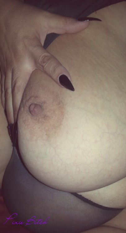 pixie-bitch75:  Early riser… 💜kisses,pixie💜 