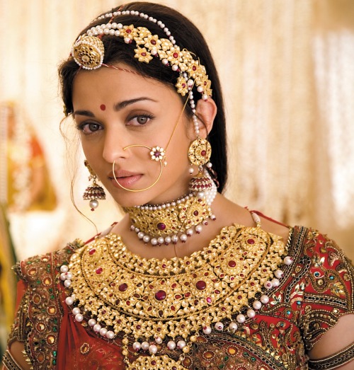 awkwardempress:  Aishwarya Rai in Jodha Akbar