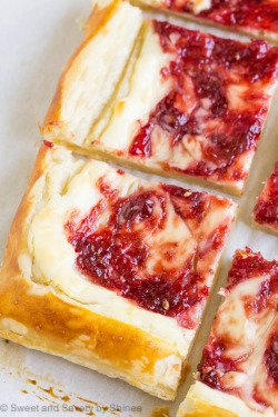 verticalfood:  Strawberry Cheesecake Tart