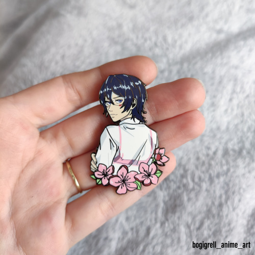 Hey,I uploaded a few new pins to my shop ^^ Check it out!www.etsy.com/shop/BogigrellAnimeArt