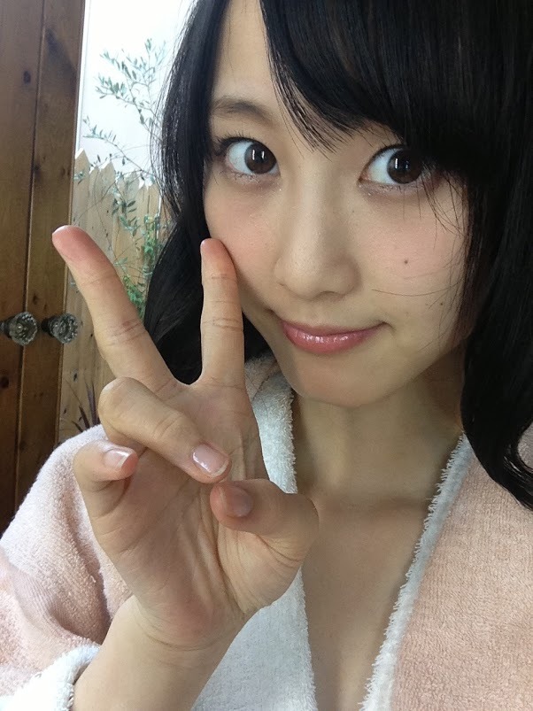 akibeya:  松井玲奈 - Google - まだまだ撮影中。 あめーあめー。