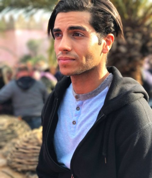 soliloquy-in-the-dark:Mena Massoud on the set of Aladdin (Source: Instagram - menamassey)