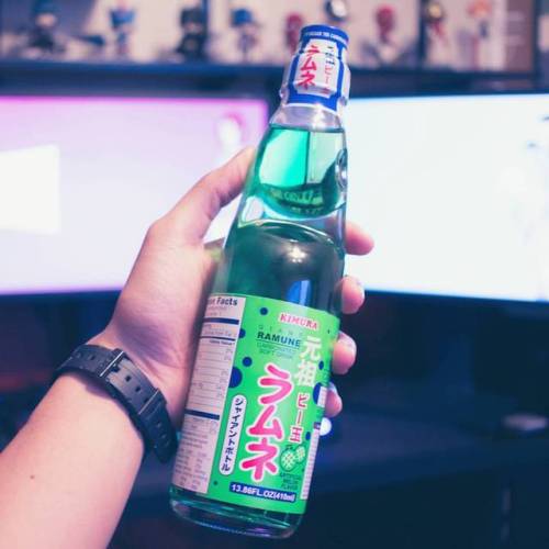 Big bottle or small hand?  . . . . . #ramune #food