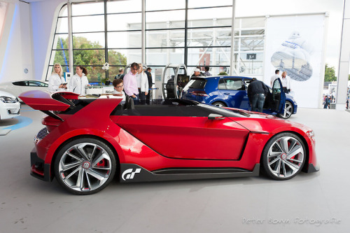 carpr0n: Starring: Volkswagen GTI Roadster Vision Gran Turismo ConceptBy Perico001