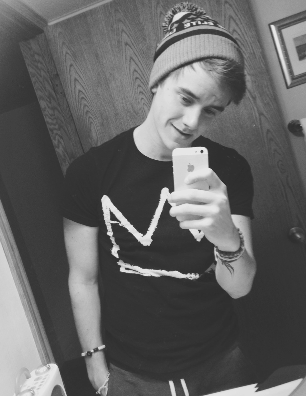 Connorfranta Comfy As Heck connorfranta-comfy-as-heck