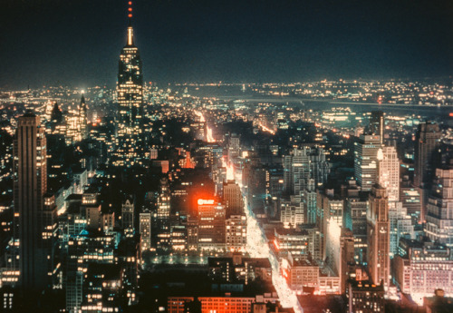 urbancentury:  New York City skyline, 1954. Kodachrome. Source