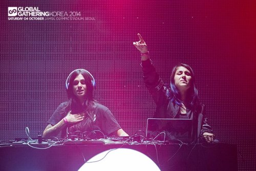 krewella-updates:  Krewella @ Global Gathering Korea + fans