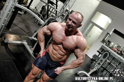 hoteasterneuropeanguys:  Mariusz Strzelinski from PolandBodybuilder