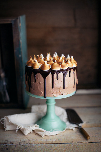 timefliestoday:  Cake by Call me cupcake on Flickr. 