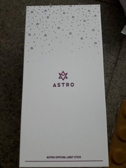 astrodaily:  [INFO]ASTROs Official Light Stick! Cr. [UPDATE]  ASTRO’s lightstick has been officially named ROBONGI (로봉이)! Welcome to the family, Robongi! Cr.