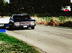 bottomdiluc:  Impala + season one scenery. 