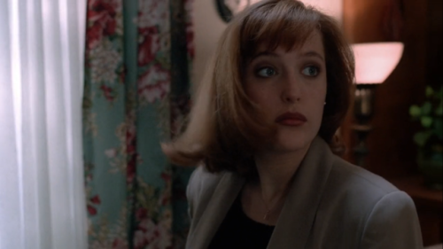 Dana Scully in The X-Files ep 1.22 Born Again