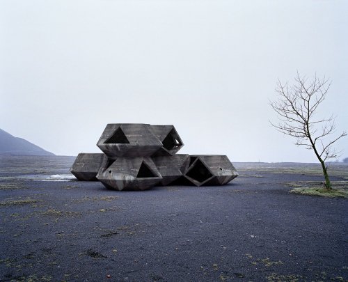 ‘Concrete Mirrors’ Concrete Mirrors deals with the iconography of space conquest during the 60s, bac