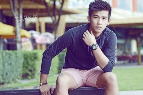 365daysofsexy:  VERNON CALARA 
