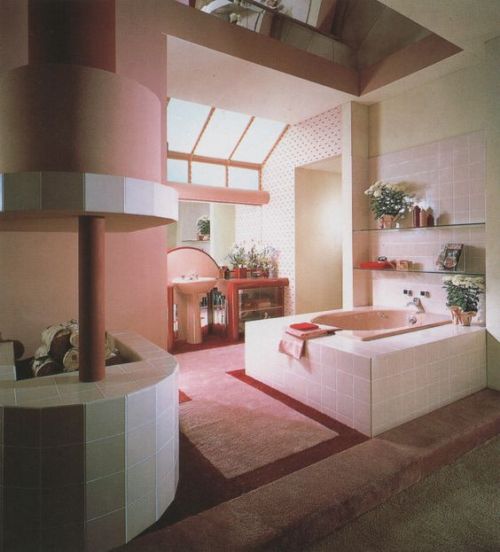 househunting:80s bathroom aesthetic