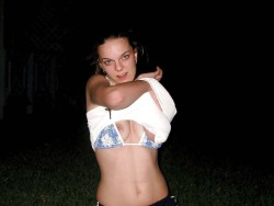 More nip slips and pussy slips pics at http://pussyslip.tumblr.com/