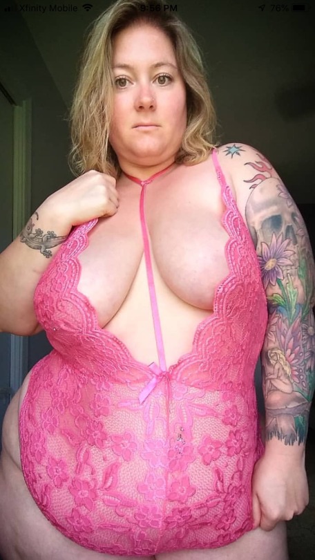 fortheloveoftummy:  loverofallwomen526:  Got some jerking off to do tonight as her body is a dream.  God I love a woman in lingerie 