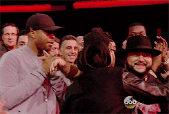 We need to talk about Nicki at the AMAs