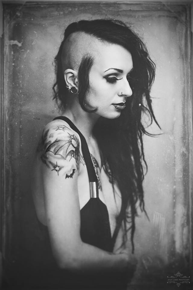 ashtrayheart-ashtrayarts:  Model, make up, styling: Model Ashtrayheart (me)Photo,
