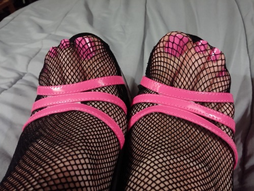 victoriababycd:  My feet in fishnets and heels because I neglect taking pictures of them.   