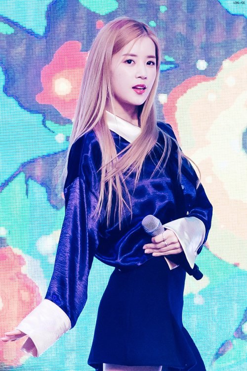 Chorong (A Pink) - KBO Golden Glove Awards Pics