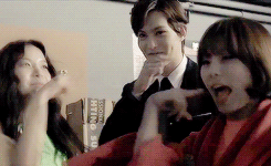 ebjkk:  jonghyun :) X