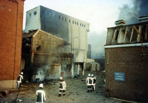 architectureofdoom: Enschede fireworks disaster, 13 May 2000. A fireworks depot exploded, killing 2