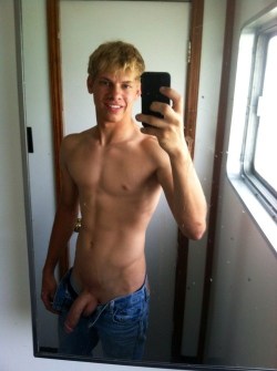 blogjrs&ndash;hotstuff&mdash;archive:  brodays:  Hot Self Pic Studs! Hundreds Of Dudes Added Daily! http://brodays.tumblr.com/  HOT STUFF!!!  blogjrs—hotstuff—-archive