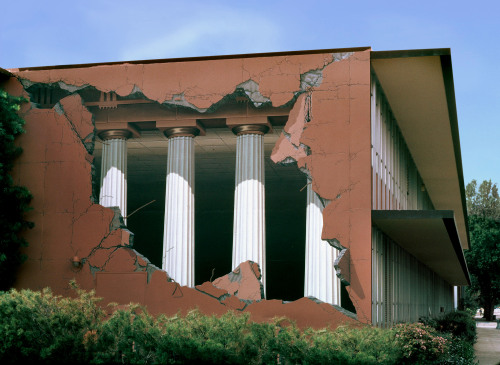 virtualgeometry:Trompé l’œil mural / John Pugh / Taylor Hall, California. 1981