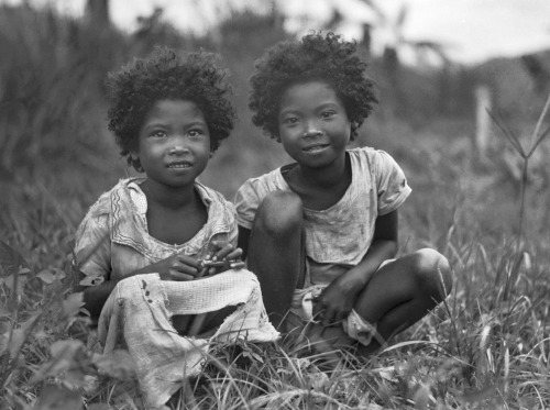 philippinespics:  Aeta children, 1930s, Philippines