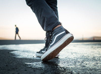 red sk8 hi vans outfit