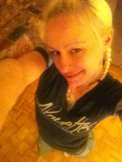 tania-rebeca: Cou cou :))) Sexy toi