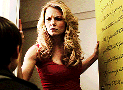 akepnerr:  Emma Swan in every episode  Pilot - 1x01  