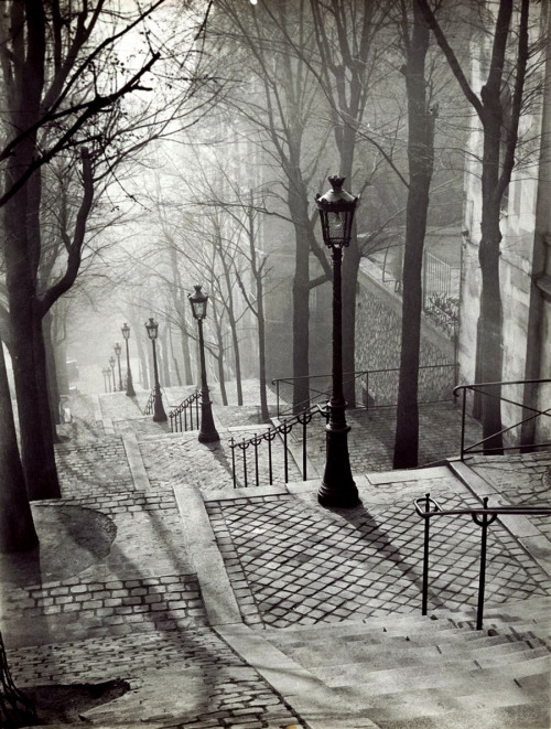 vintagecameraporrrn:  Brassaï - Montmartre, Paris