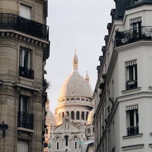 toujoursdramatique: “I love to watch cities wake up, and Paris wakes up more abruptly, more st