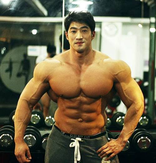 worshipofasianmusclemale:  Hwang Chul Soon porn pictures