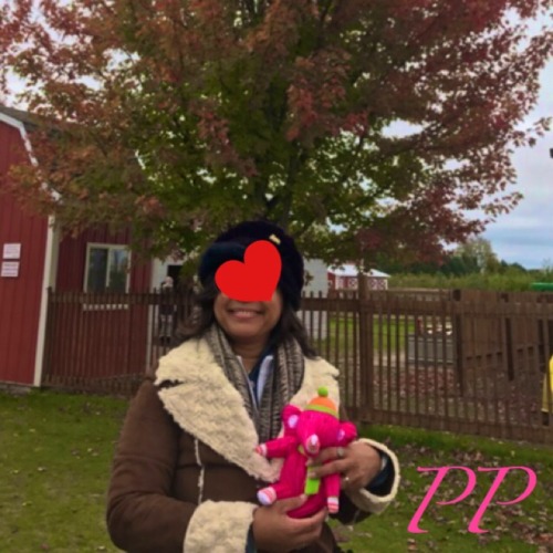 pinayprincessbeauty:  You all know I’m horrible at requests, but a gentleman was so nice in asking I did what he’d love to see: autumn pictures outside on a trail.  I fulfilled it and only hours after asked.  I am amazing!  😄😆😂