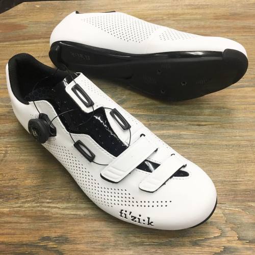 glorycycles:Fizik R4 Boa $199 #shoestagram #cyclingshoes (at Glory Cycles)