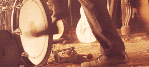 samandrill:  this is how you mumford drop the banjo  hopeless wanderer official video