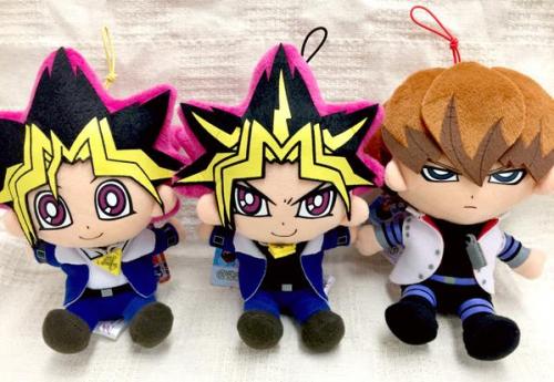 sliferthewhydidigeta:More pictures of the crane game (Japan only) Yugioh plushes.https://twitter.com