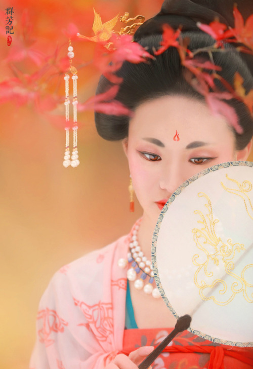 Traditional Chinese hanfu by 摄影师蝈蝈小姐