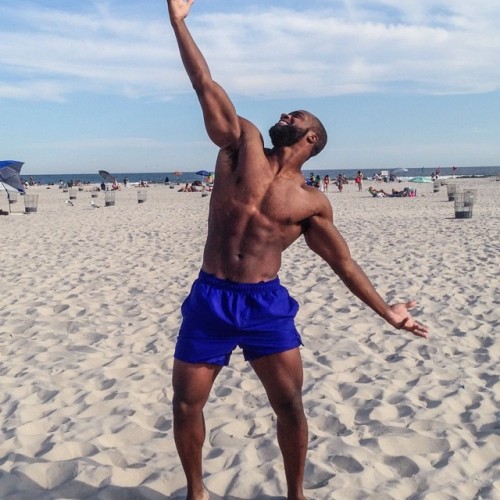 premier-politics:  finally made it to the beach🏊 (at Jones Beach) 